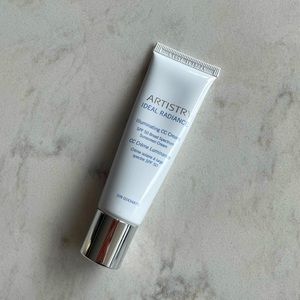 CLEARANCE 67% off ✨Illuminating pearl CC cream ✨ Glowy color-correcting formula